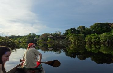 Tupana kano lodge