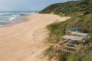 Ongerept strand Thonga Beach Lodge