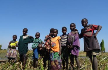 Bangweulu villagers onderweg ©All for Nature Travel